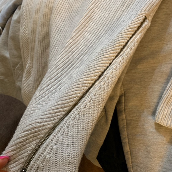 Cabi sweater - Picture 4 of 4